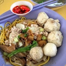 Another go at this fishball noodle stall with added vinegar.