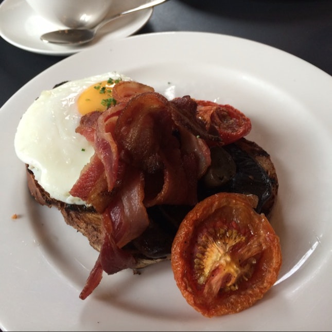 English Breakfast With Sunny side up with bacon plus mushroom