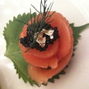 Smoked salmon w caviar and gold dust