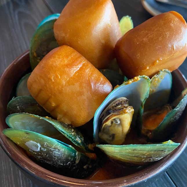 Curry Mussels - FRESHHH