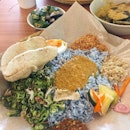 Luncheon: Nasi Kerabu.🍴 At last get to try out this long waited signature dish from #Kesom.