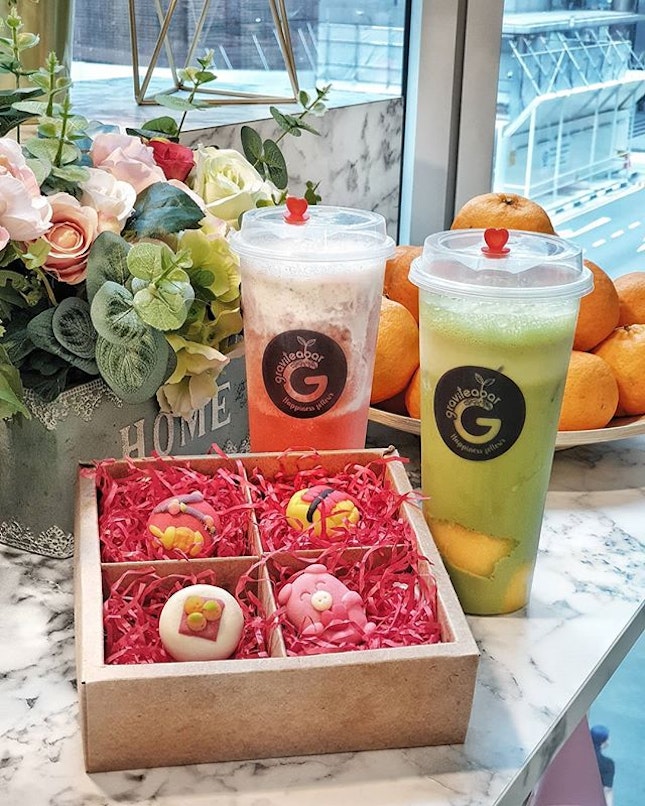@graviteabarsg introduces their exclusive CNY special Drinks called Matcha Mango and Berry Orange.