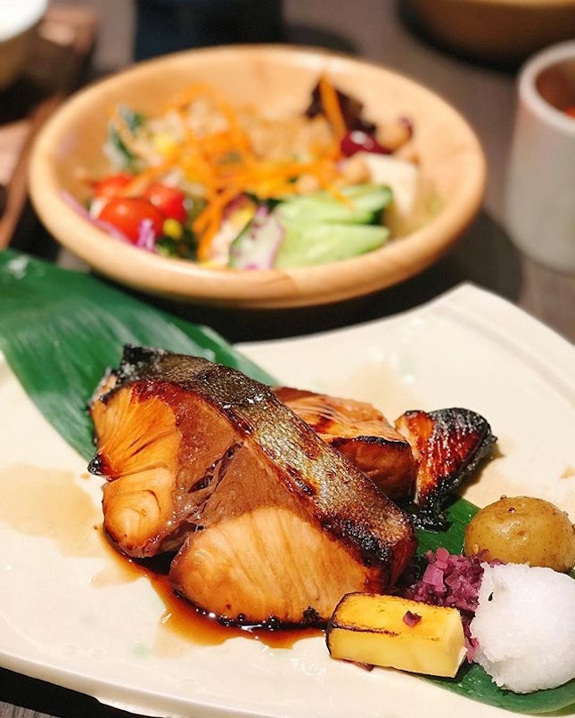 Keisuke’s 19th outlet is a stunning Charcoal Grill & Salad Bar at Paya Lebar Square basement.
