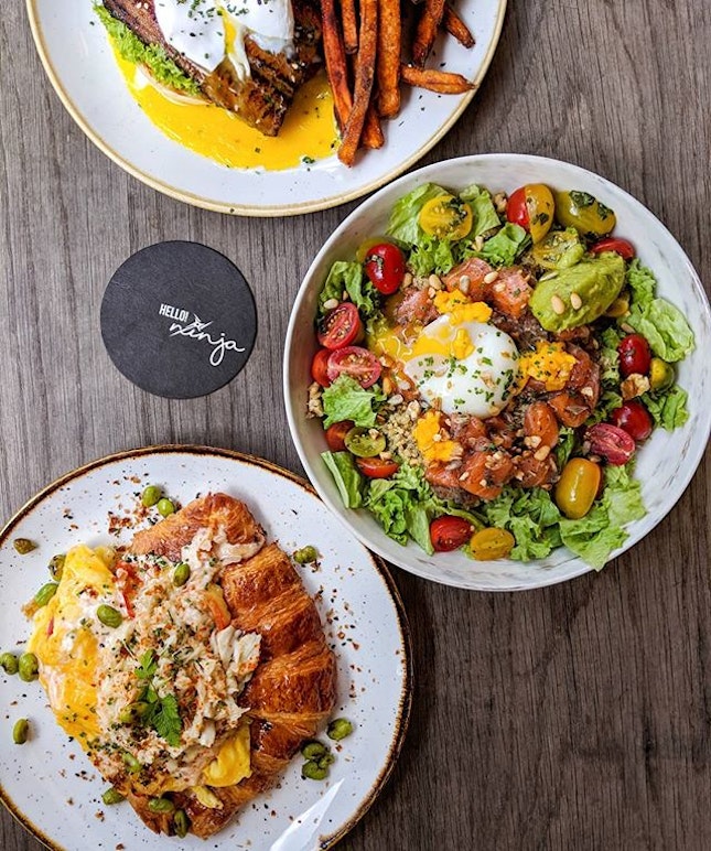 What went down for brunch this glorious Saturday afternoon - @theninjacut's updated menu with its Hawaiian influences in its new range of poke bowls and brunch items!