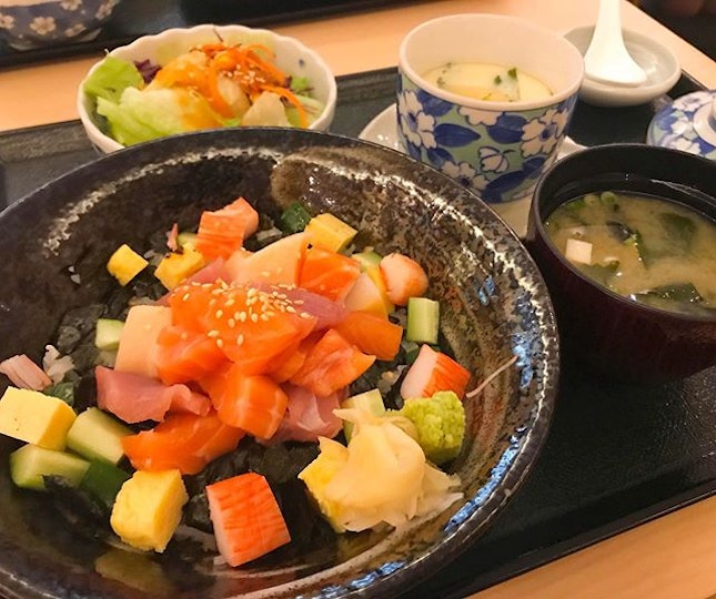 Bara chirashi don
Tori sashimi gozen
Lunch set at Kyoaji starting from $18
Their food is very fresh and delicious,
Enjoy their opening promotion 20% off until end of june!