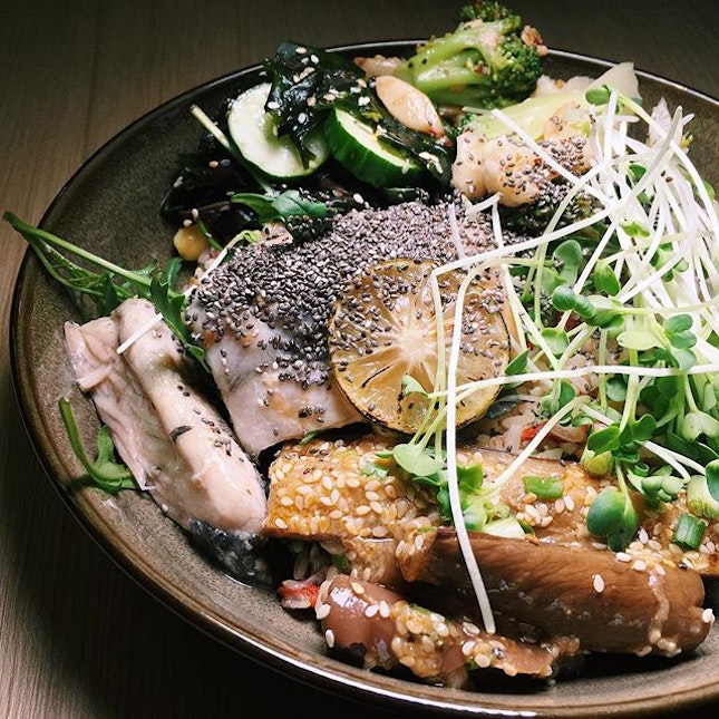 Stamina Bowl from the newly-opened Workspace Espresso - tamarind chilli sea bass, goji brown rice, miso chilli eggplant, broccoli cauliflower, wakame wood-ear salad, sprouts, seeds.