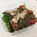 Aru Tuna Salad from Smor $11.90
#burpple #burpplesg #healthyeating #below15 #cbdlunch #salad #quinoa