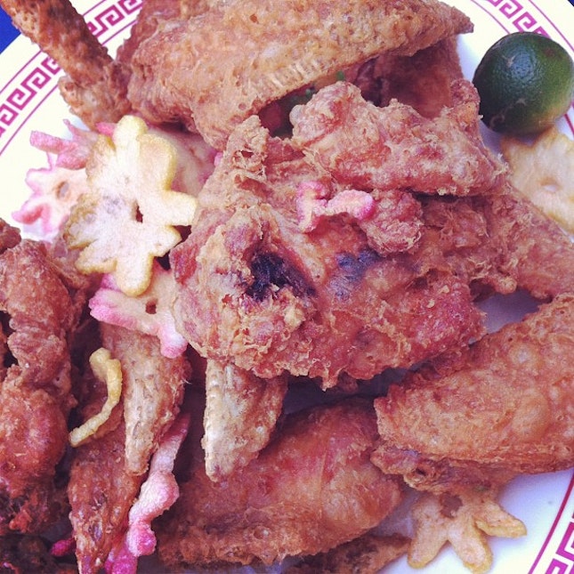 Prawn paste chicken wings #chicken #wings #fried #paste #dinner dinner #getinmybelly #igsg #sgig #sgfood  #foodgasm #foodporn #foodstagram #foodstamping #foodforfoodies #foodphotography #instagood #instamood #instafood #instagramers #sharefood #iphoneasia #yum #igdaily