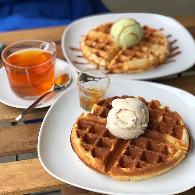 Quickly and easily one of my favourite places in Singapore for waffles ❤️ #burpplesg #burpple #burpplebeyond #sgcafefood #sgfood #sgfoodtrend #waffles #dessert #icecream #sgcafehopping