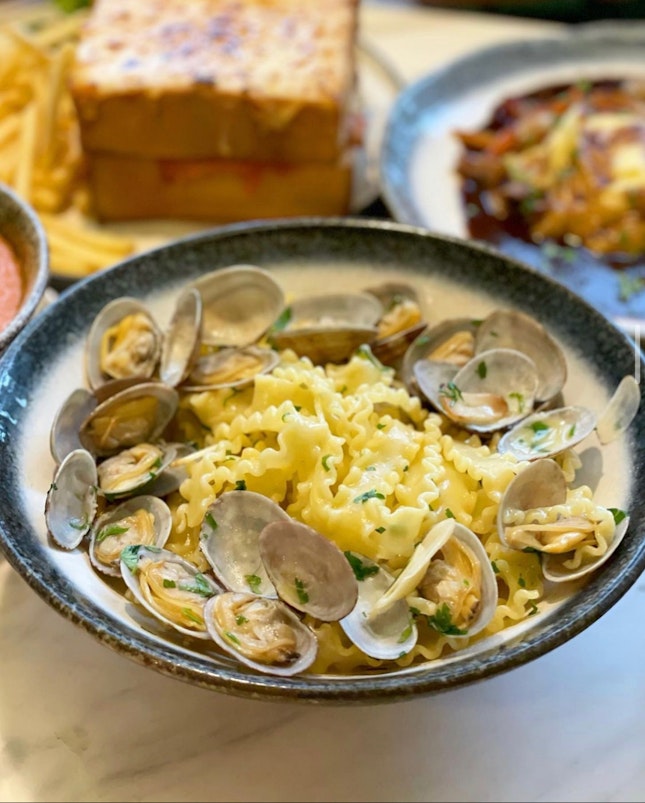 White Wine and Clams Pasta