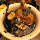 Chicken leg ramen with black soup (with garlic oil)