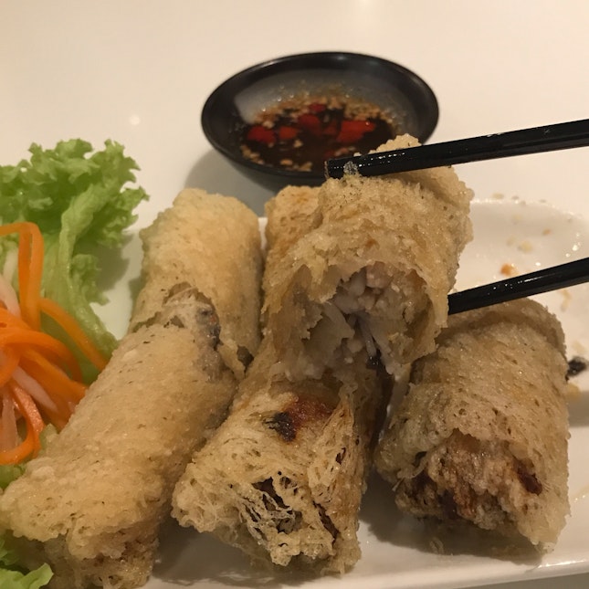 Cha Gio - Vietnamese Fried Spring Rolls with Yam & Pork filling in a crispy rice paper wrap [$6]