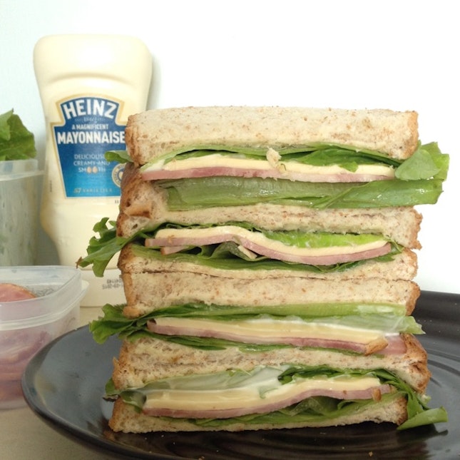 Homemade Sandwich (Ham, Cheese, Lettuce, Mayonnaise in Wholemeal Bread)