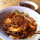 Black prawn mee ($4) Not ur usual prawn mee but it just tasted soso with lots of dark sauce.