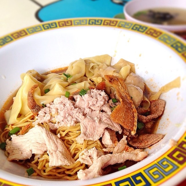 The legendary tai hwa hill street bak chor mee that took us 30 minutes to queue.