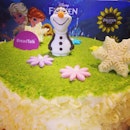 Frozen Cake featuring Olaf from Breadtalk #burpple