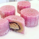 Lychee Chestnut Truffle  Lychee Chestnut white chocolate ganache with low sugar white lotus paste  The dainty and delicate pink snow skin mooncake is as cloyingly sweet as it looks.