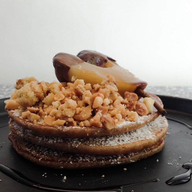 Earl Grey Pancakes with White Chocolate Macadamia Crumbles