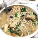 Putien (Nex) (莆田)
@putien_sg
Silky Putian noodles with pork belly, prawn and clam braised in a luscious pork broth.