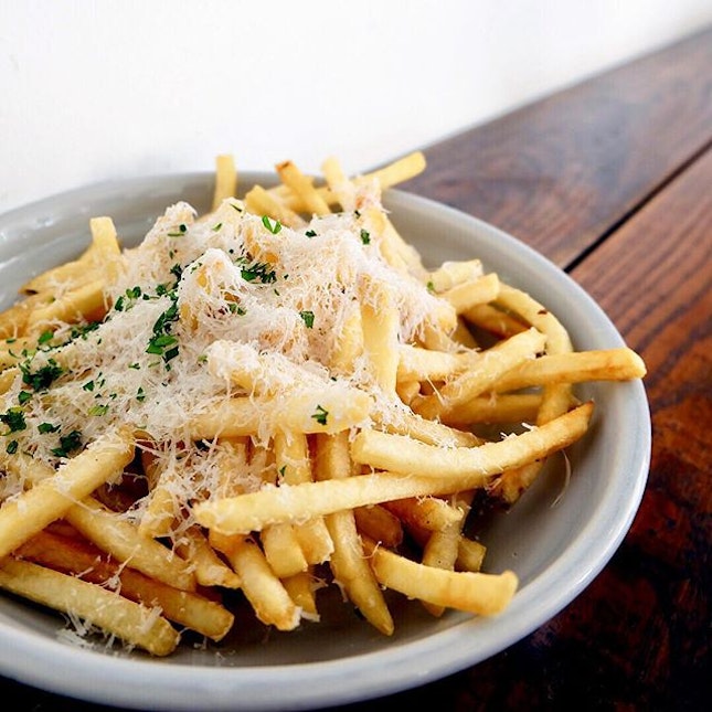 That distinct smell and taste of truffle is strong in this plate of fries!