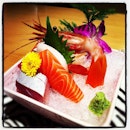 😋#lunch #tgif #sashimi #japanese #cuisine