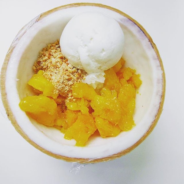 It is the cooling off period, so let's have a Mango sticky rice ($5.90) - atypical to be served in a halved husk!