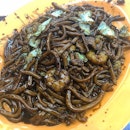 Hokkien Mee - I actually prefer Hokkien Mee hoon (Rice vermicelli) to yellow noodles #amayzingEatsPJ #Burpple