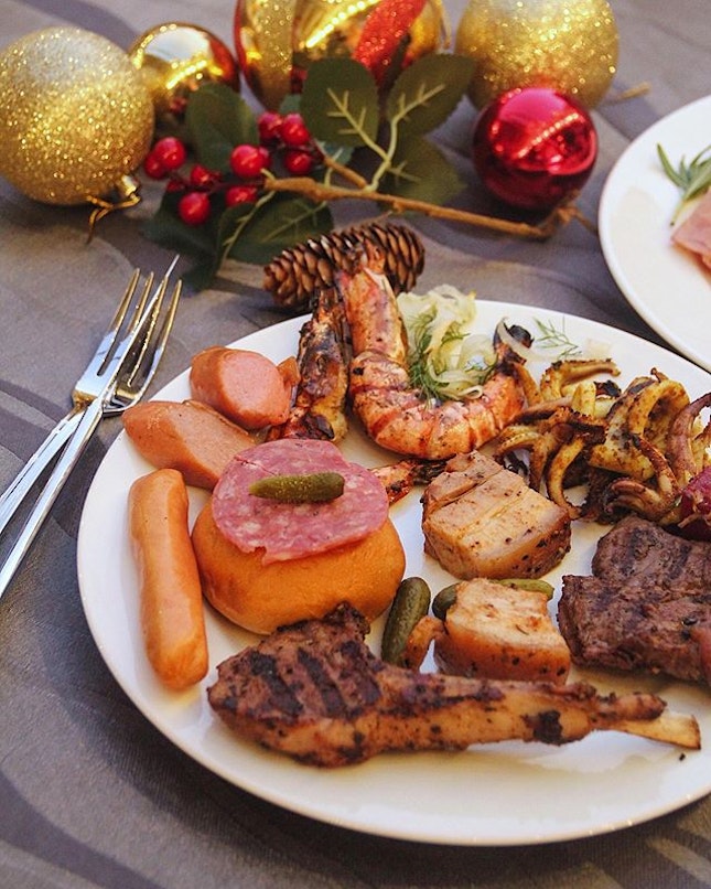 Sizzle up the festive celebration this holiday at Cocobolo Poolside Bar + Grill.