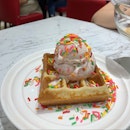 Waffle Ice Cream With Topping