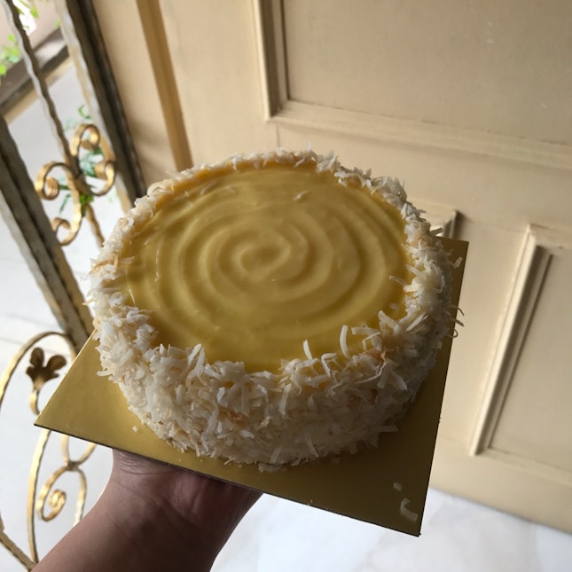 Lemon & (Coconut Shavings) Cake