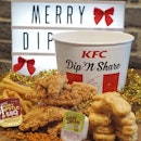 🍗Dippin’ Dunkin’ Sharin’ Christmas with @KFC_SG’s spankin’ new Dip, Dunk ‘N Share Bucket w/ Hot & Crispy Tenders - available from 14 December!