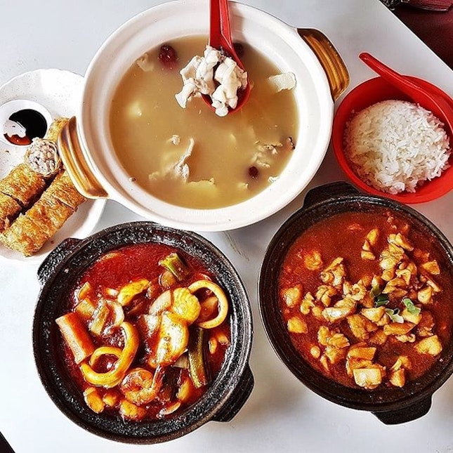 Comforting Claypot Meal (SGD $35.40) @ Lau Wang Claypot Delight.