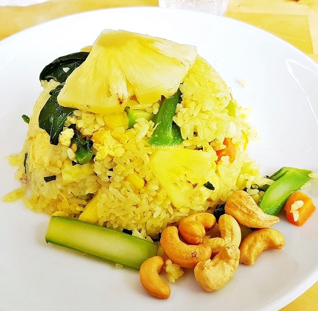 Khao Pad Sapparod / Vegetarian Pineapple Fried Rice (SGD $6) @ Nangfa Thai Kitchen.