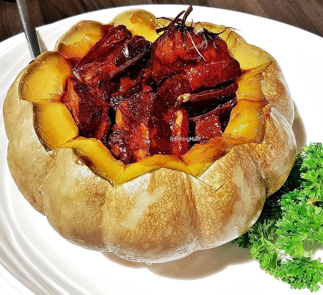 Braised Pork Belly Served In Whole Pumpkin (SGD $28) @ Si Chuan Dou Hua Restaurant.