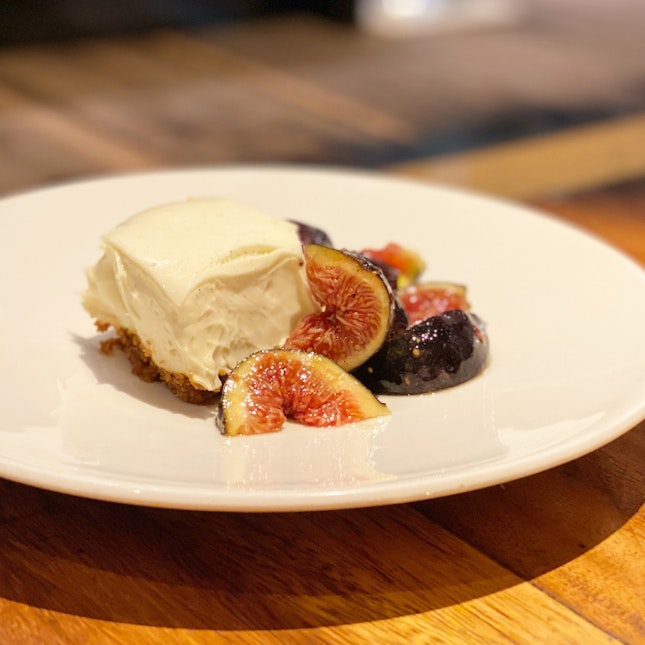 Cheesecake with Figs | S$14+