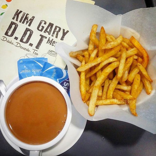 Hong Kong Milk Tea and Curry Fries.