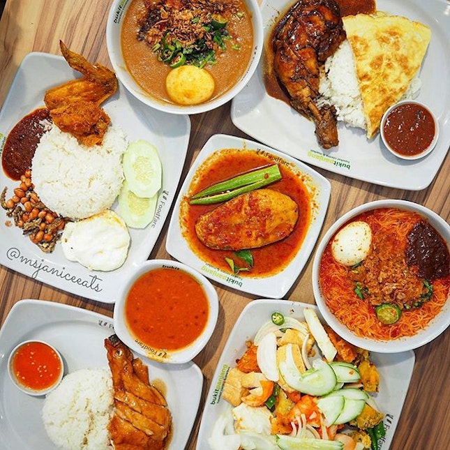 [Food Tasting Session]

A glorious and tempting spread of yummilicious local fare!