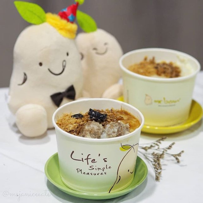 ⭐ Mr Bean ~ Life’s Simple Pleasures ⭐

I recently found out that besides their wide variety of wholesome soya bean drinks and snacks, Mr Bean’s extensive menu also includes healthy soy porridge.
