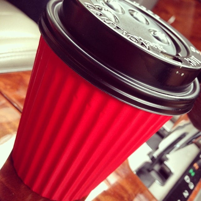 Love this red & black takeaway coffee cup from Carpenter & Cook #coffee #singapore