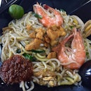 Following the trend of big prawns and seafood, I finally caught up with Mr Prawnie Fried Hokkien Big Prawn Mee in Ang Mo Kio.