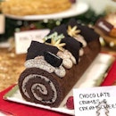 Chocolate Crumbs & Cream Cheese Cake ($60) Christmas is more than vibrant splashes, emerald green.