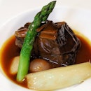 Beef Short Ribs with Asparagus in Red Wine Sauce