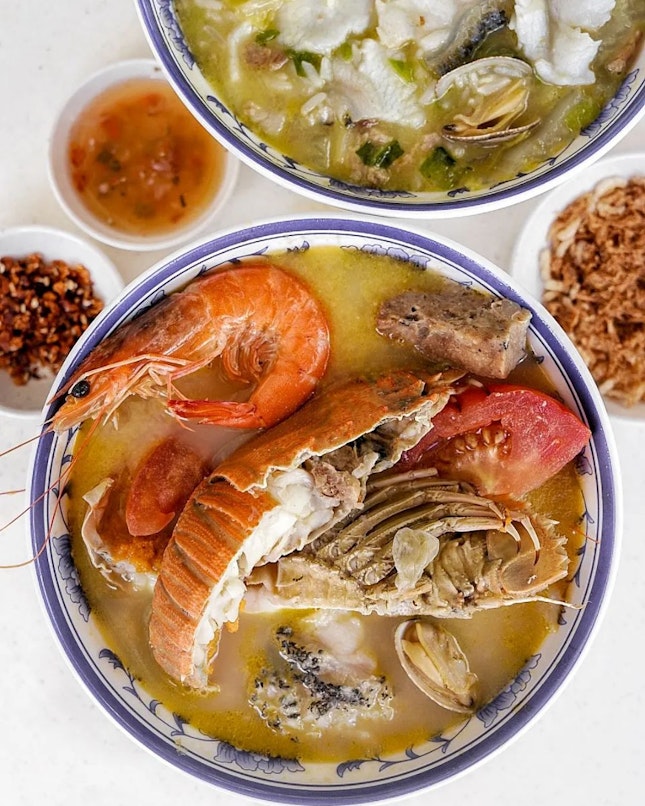 Slipper Lobster with Giant Grouper Seafood Soup that includes Prawns, Lala & Minced Meat