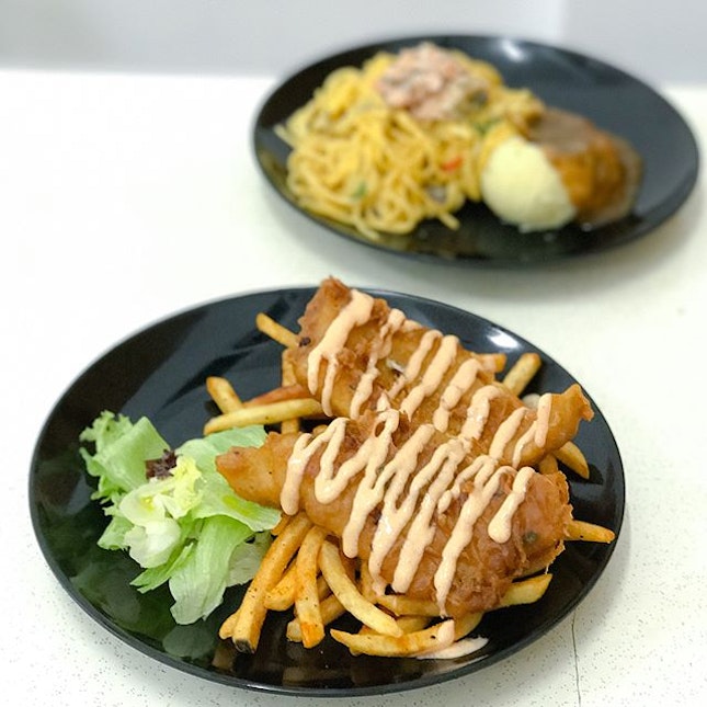 Mentaiko cod fish & chips [$9.50] Tucked away in a corner of a mini hawker centre in Tanjong pagar plaza, @whathefish.sg specialises in fish & chips as well as other fish dishes e.g.