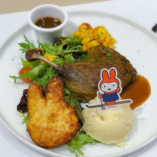 Delicious Ducky Delight [$27.90++] Available as a Festive Special for last year’s Christmas season comes a slow cooked duck confit, served with Miffy Okonomoyaki pancake, truffle mash potato, garden green salad and mango salsa.