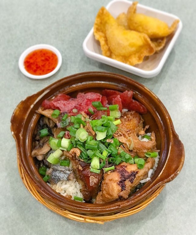 Lap-Mei steamed chicken claypot rice [$6.90++]
Get a complimentary side of prawn dumplings (3 pieces)  when you like their Facebook page!