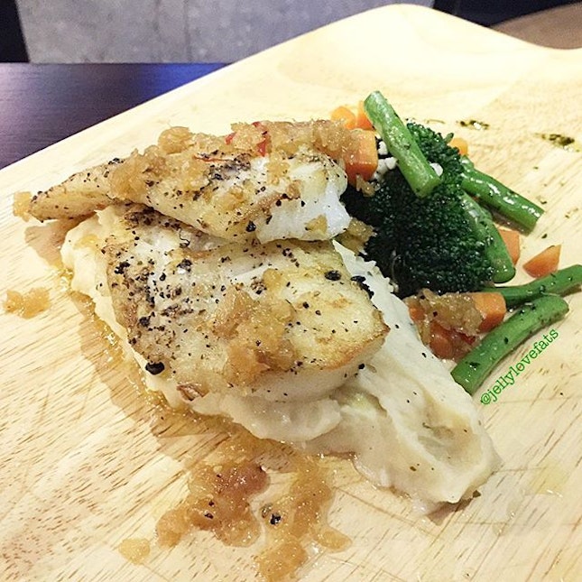 [jelly星期六] Chef's Special Creation: Truffled Infused Cod $24.90 ❣️Cod fish fillets were pan fried till crispy on the surface, then baked till cooked.