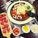 Dinner at NeX @ #Yoogane
#sgfood #sgeat #hungrygowhere #instag #instagfood #foodpic #burpple #sgcafe #whati8tdy #grabfood #wheretoeat #armystew #koreanfood