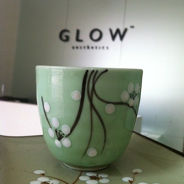 Complimentary Facial at Glow Aesthetics with @prollyfolly ~
#indulgence #instagram #enjoy #tea #honey #relax #chillax #sunday #afternoon #studybreak