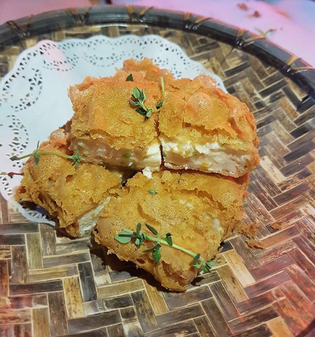 Apart from their chilli crab, Jumbo's signature fried tofu is definitely worth a try.